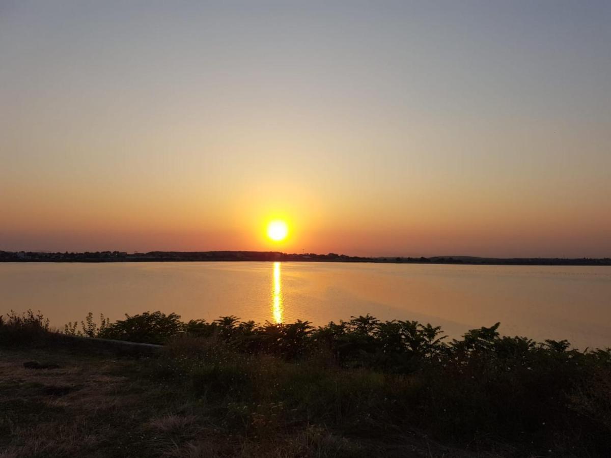 Morii Lake Apartment Бухарест Экстерьер фото